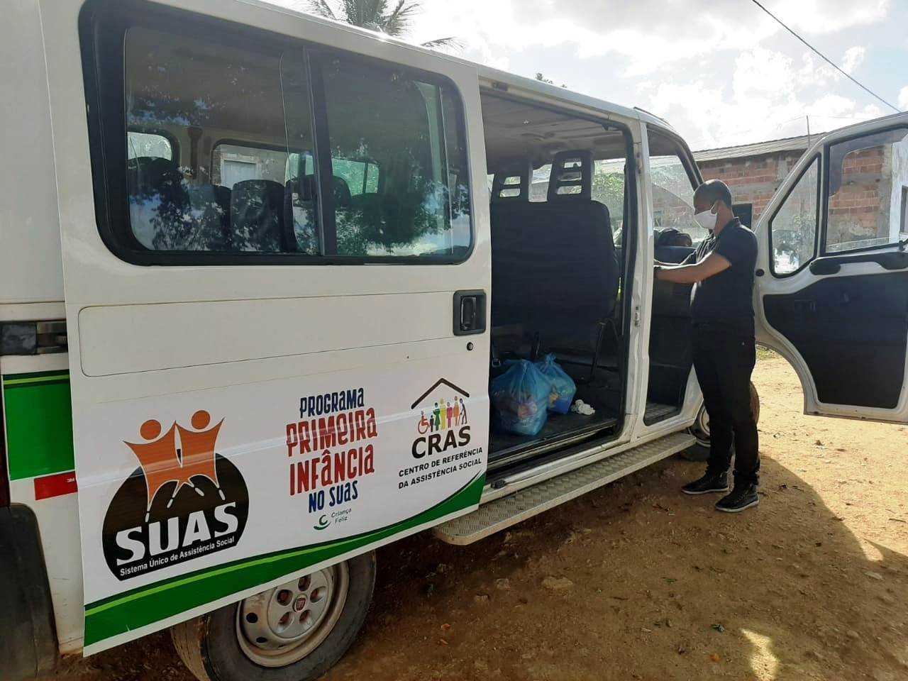 Camacã: Famílias do Assentamento Nova Ipiranga recebem cesta básicas e máscaras